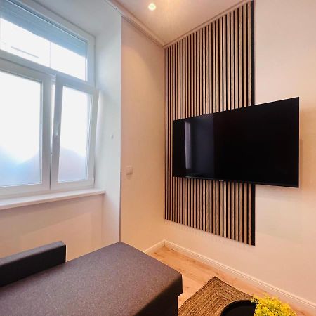 Zeus Design Apartment Schlosspark Schoenbrunn Відень Екстер'єр фото